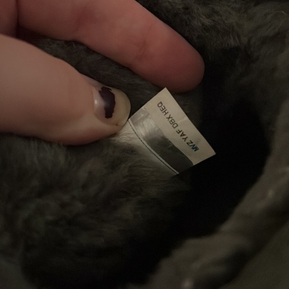 Olive green mini uggs - Picture 5 of 6